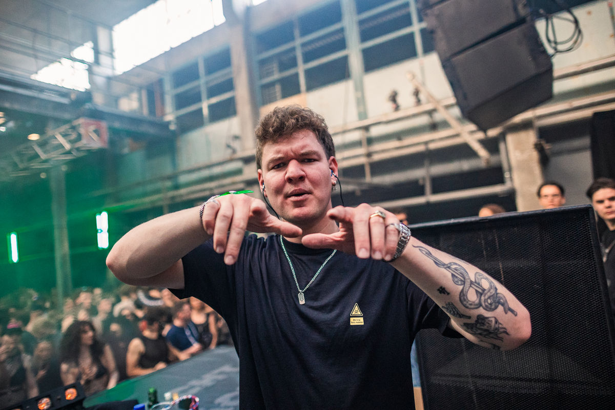 Loading... just a sec